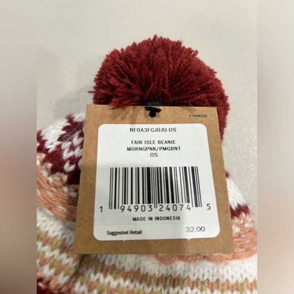 The North Face Women's Fair Isle Beanie Maroon Hat NWT Oversized Pom - Picture 4 of 9